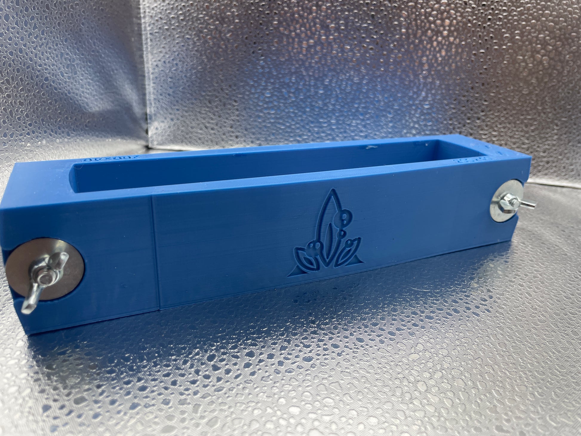 Hotdog Mold Housing with Key Slots